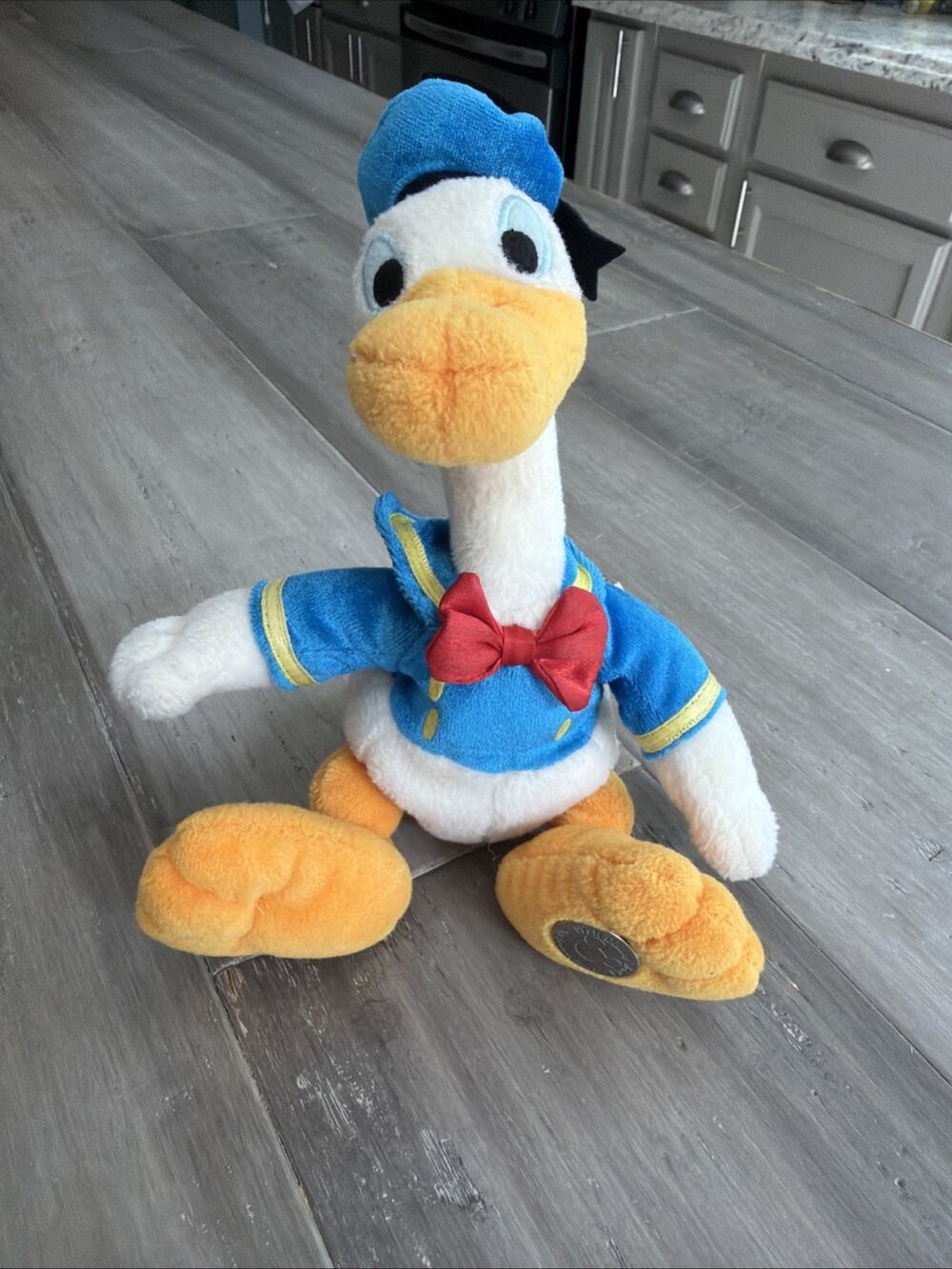 Walt Disney World Donald Duck 100 YEARS OF MAGIC Bean Bag Plush Classic 2001
